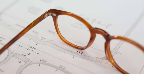 Understanding Eyeglass Frame Structure: A Complete Breakdown of Every Part